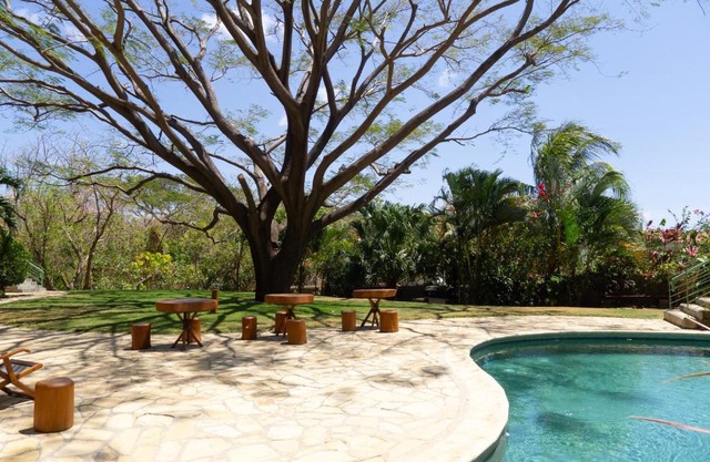 Stunning Studio Suite - AC, Walk to Town and Beach