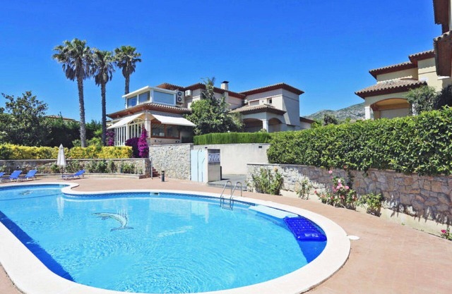 Stunning villa for 6 people with pool, A/C, TV, terrace and parking