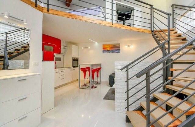 Stunning villa for 4 people with A/C, hot tub, WIFI, TV, terrace and parking