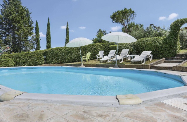Stunning villa for 12 people with private pool, TV, patio and pets allowed