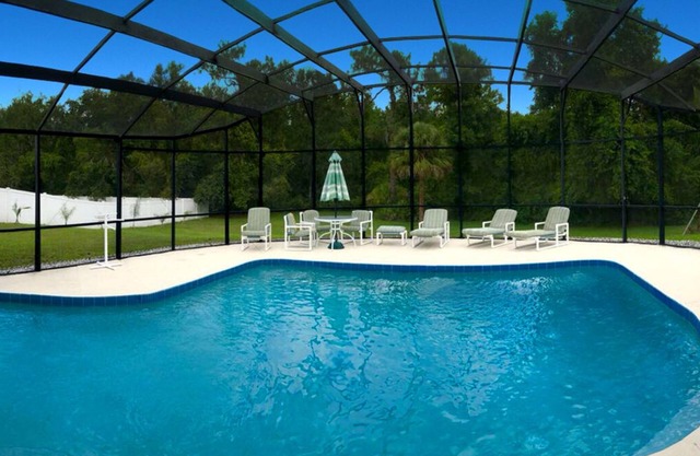 STUNNING VILLA, LARGE PRIVATE POOL & CONSERVATION VIEWS - 4 Miles from Disney!