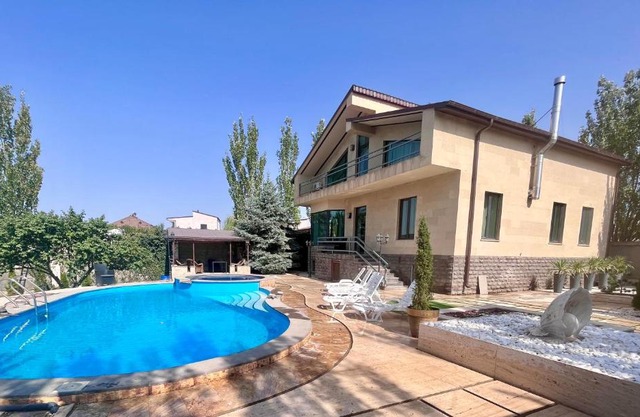 Stunning Villa Private Pool near Yerevan centre