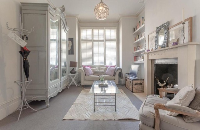 Stylish 1 Bed Apartment Near Battersea Park