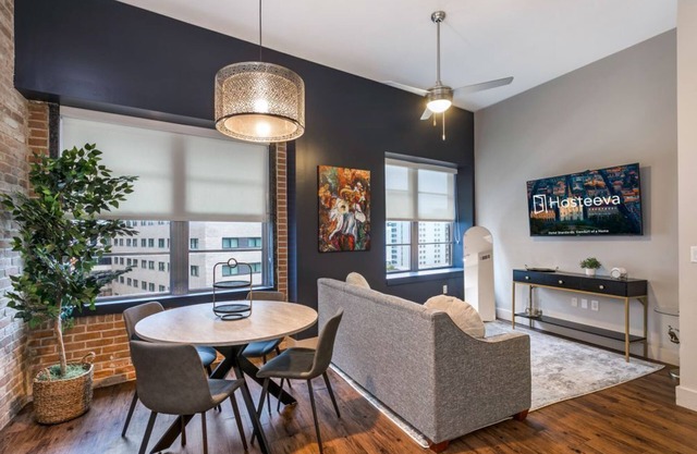 Stylish 1BR Condo Near French Quarter + Amenities