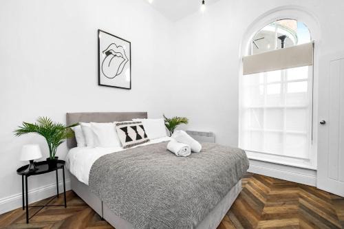 Stylish 2 Bedroom Apartment - Free WiFi - Netflix - Wolverhampton Centre - 2TO