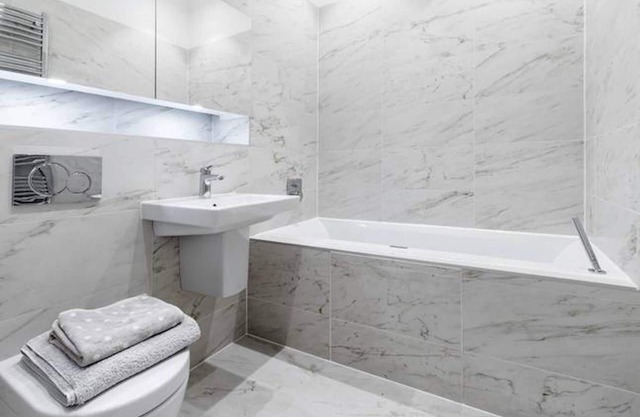 Stylish 2 bedroom apartment in a historical building at Mill Hill