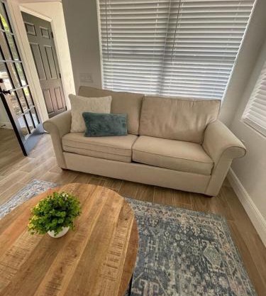 Stylish 2 Bedrooms 2 Bath House In South Tampa