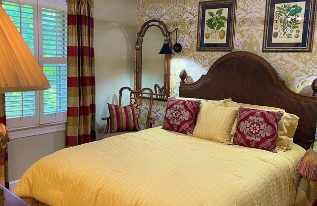 Stylish 2 Br Spartanburg Retreat