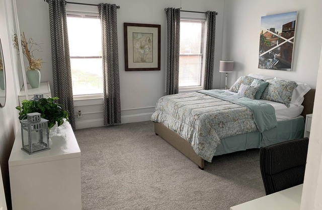 Stylish 2BD 1BA apartment located in Federal Hill