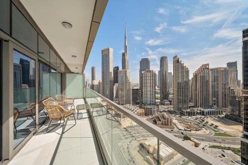 Stylish 2BR Apt in 5 Star Hotel with Burj Khalifa Views
