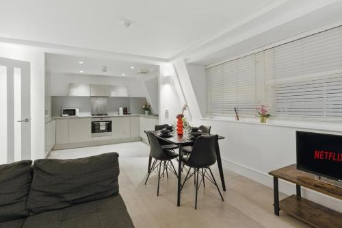 Stylish 2BR Clerkenwell Apartment Private Outdoor Space