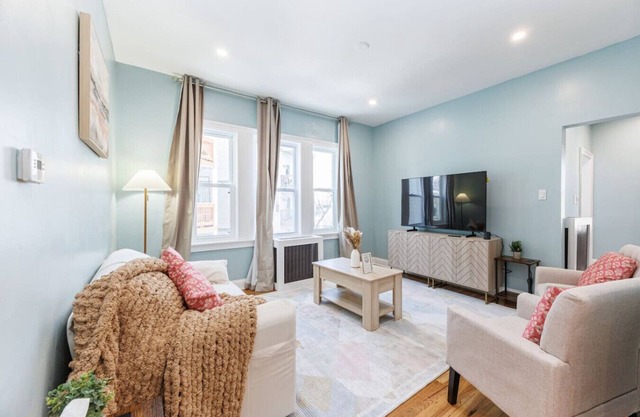 Stylish 3BR Apt in Boston