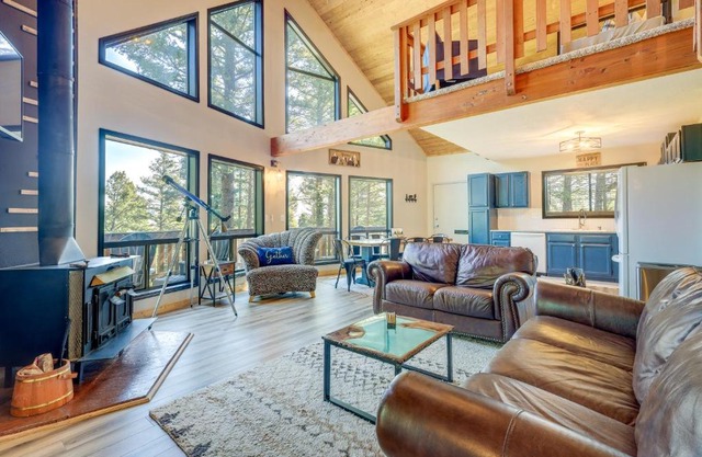 Stylish Angel Fire Cabin with Deck - 2 Mi to Ski Mtn