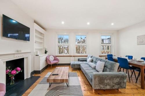 Stylish Apartment in Central London Private Roof Terrace