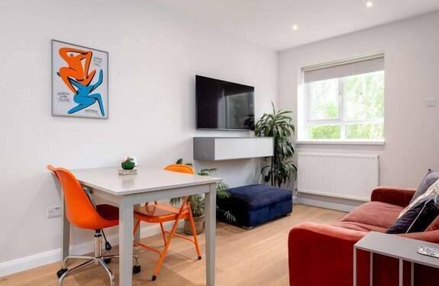 Stylish Brixton Hill Studio with Modern Charm