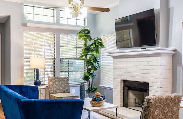 Stylish Dallas Home - 10 minutes to Downtown!
