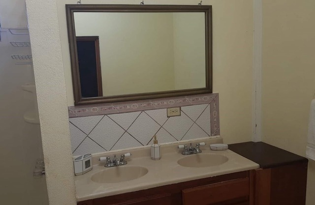 Stylish Family sized house 5 minutes from Center of San Ignacio Town