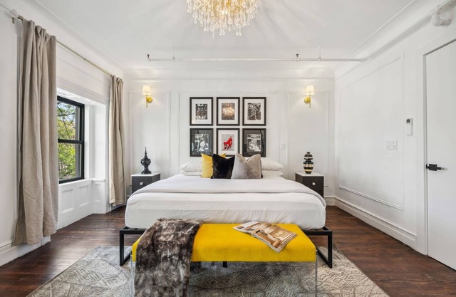 Stylish Group Retreat –Sleeps 16 – Adults Only 18+