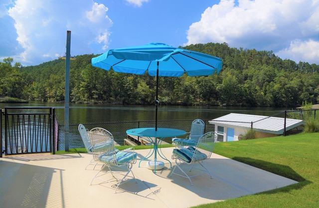 Stylish Lakefront Home - Serene Summer Views and Private Waterfront Access