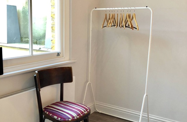 Stylish Maisonette and studio in Victoria