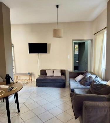 Stylish Modern Flat in Pyrgos near Olympia