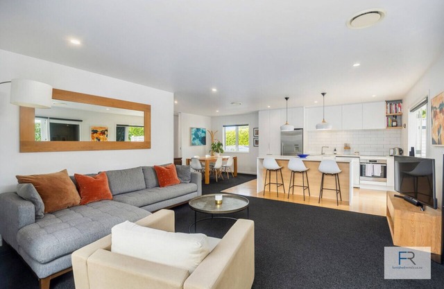 Stylish Northcote Point Bungalow