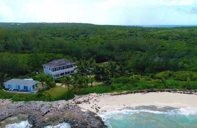 Stylish & Private Beachfront Home w/Heated Pool, Walk to Restaurants