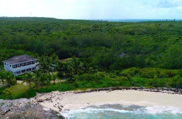 Stylish & Private Beachfront Home w/Heated Pool, Walk to Restaurants