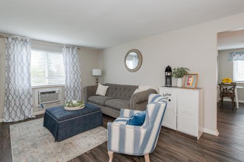 Stylish Retreat W Modern Comforts! Prime Location