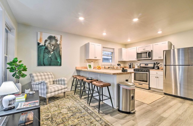 Stylish Retreat w/Yard < 5 Mi to MSU Campus