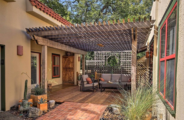 Stylish San Antonio Apt w/ Patio Near River Walk!
