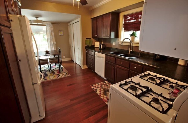 Stylish & Updated Bungalow