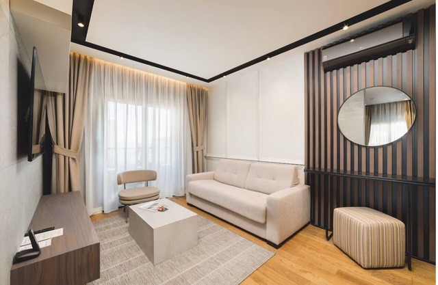 Stylish Urban Retreat – Free Parking & Central Location near iconic attractions!