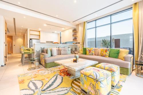 Stylish Villa with Private Pool, Near Clubhouse, Jumeirah Golf Estates by Deluxe Holiday Homes