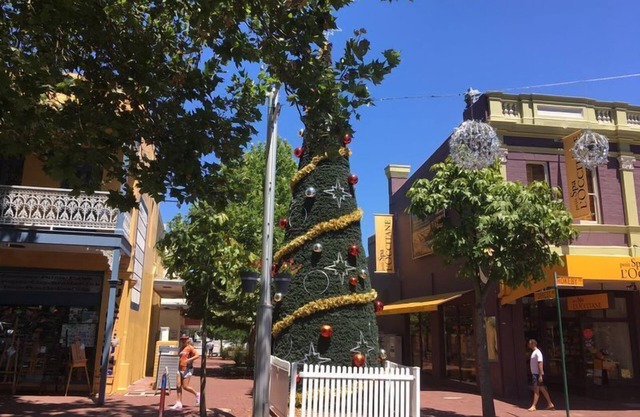 Subiaco Executive/Holidays Apartment. Free Wifi