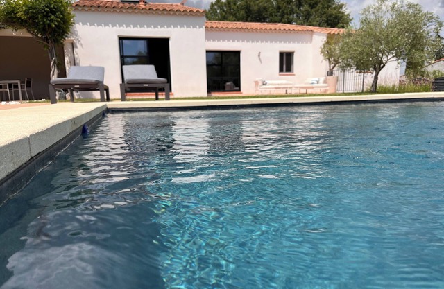 Sublime Maison au Calme, Jardin Paysager, vue Ste Victoire