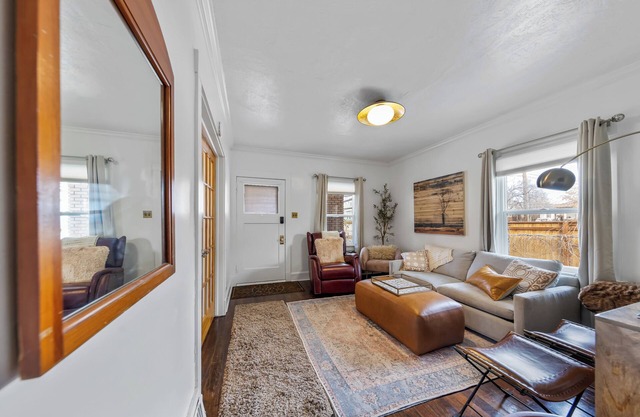 Sugar House Urban Escape: Cozy 3BR Near Mountains w/Wi-Fi & Ample Street Parking