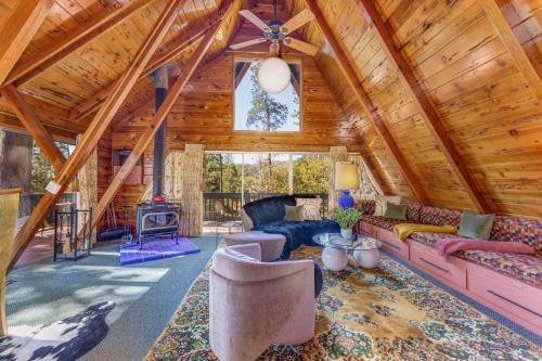 Sugar Pine Haus- A Frame Cabin w/Hot Tub
