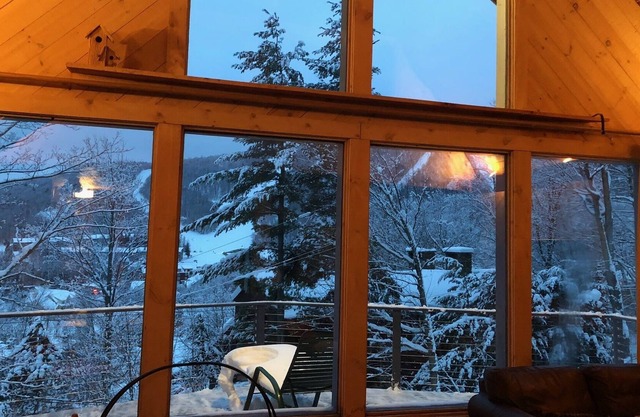 Sugarbush, Ski in / Ski out, Rustic Classic Chalet, Spectacular Views, Enjoy !!!