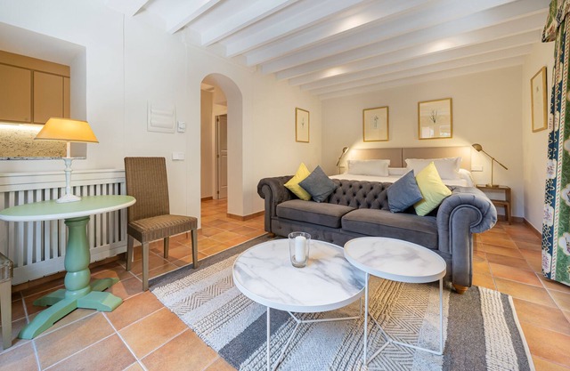 Suite Bosque- Life in middle of a vineyard, with a 600 Mb WIFI. Made for Nomads.