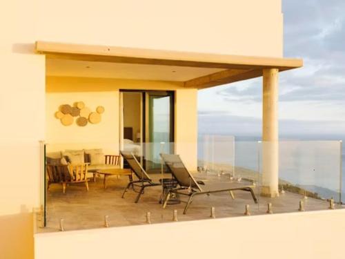 Suite con Piscina, Terraza Privada y Espectaculares Vistas al Mar
