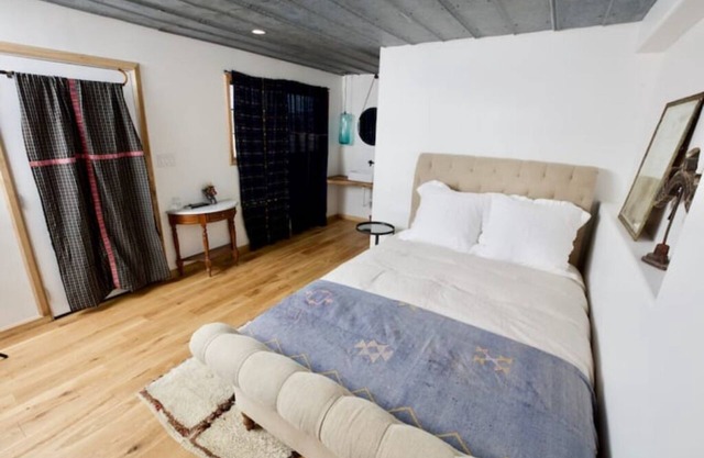 Suite II @ Oakbones Round Top