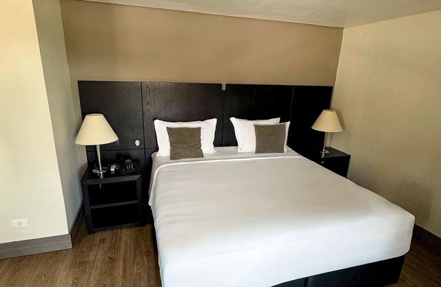 Suite Twin by ¼ UmQuarto 11-PR.