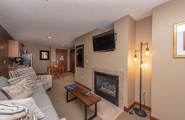 Suites at Silver Tree A114 - 1 Bedroom Suite with Standard View, Private Bedroom