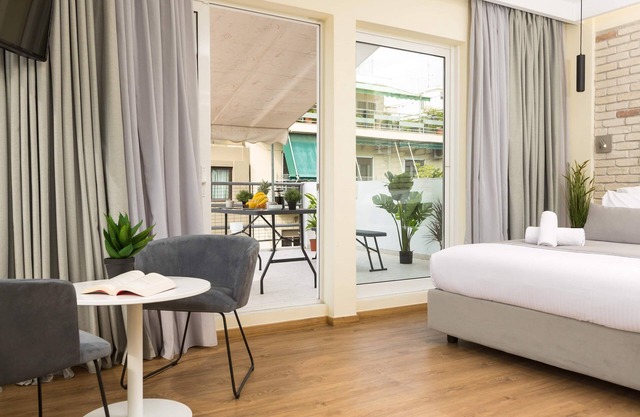 Suites Syngrou Fix