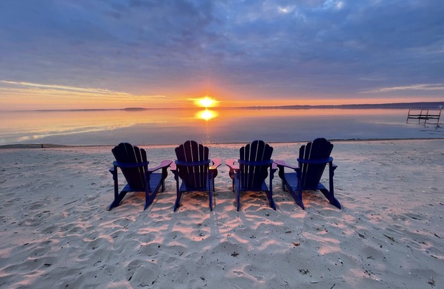 Summer Sand & Fun Beachfront Vacation Traverse City In Cottage