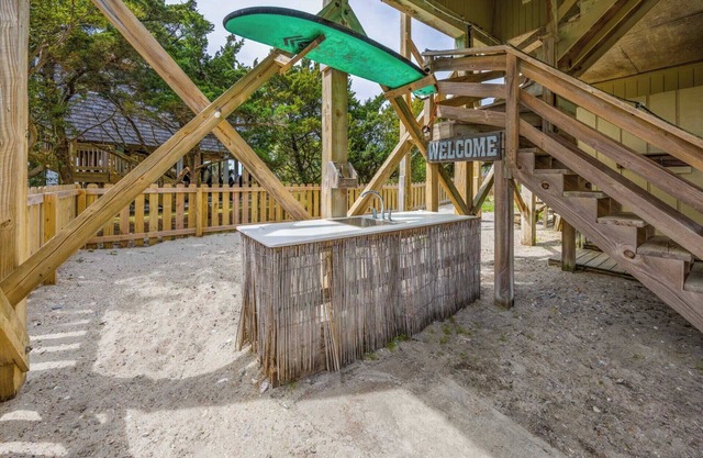 SUMMER SAVINGS - Oceanview Dog Friendly w/Nearby Beach Access, Hot Tub, & Porch