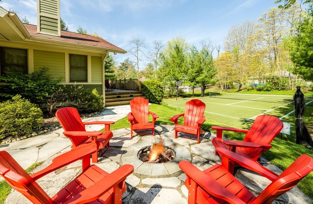 (Summer Weeks Available!) ASSOCIATION BEACH ACCESS and PRIVATE TENNIS COURT!