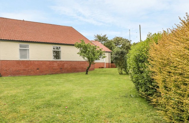 SUMMERFIELD HOUSE, family friendly, with a garden in Whitby