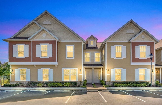 Summerville Vacation Homes by Columbia Management